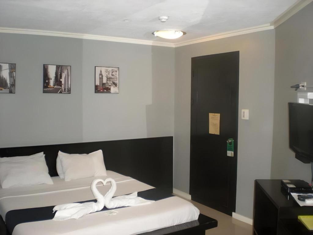 Richmond Plaza Hotel Tabok Bagian luar foto