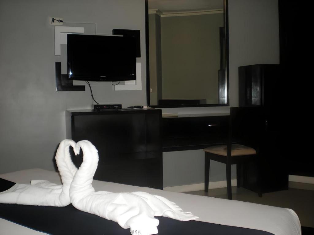 Richmond Plaza Hotel Tabok Bagian luar foto