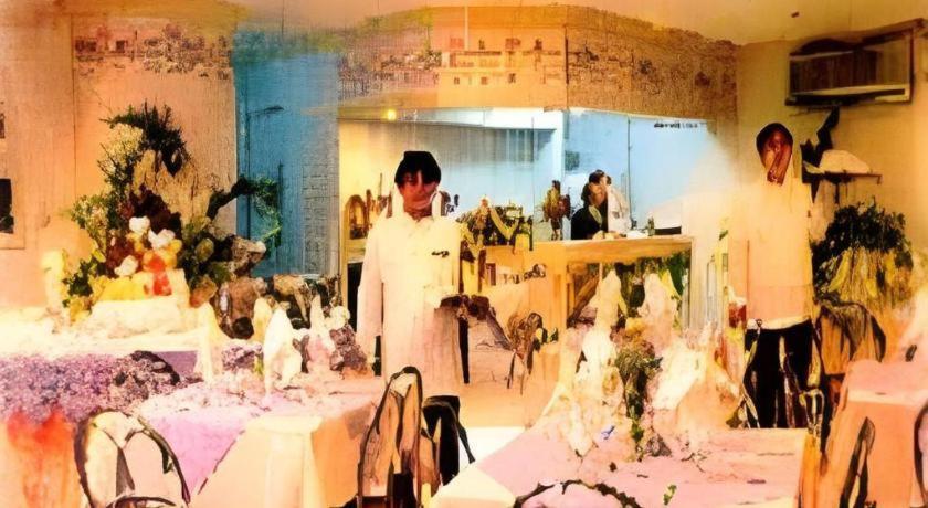 Richmond Plaza Hotel Tabok Bagian luar foto