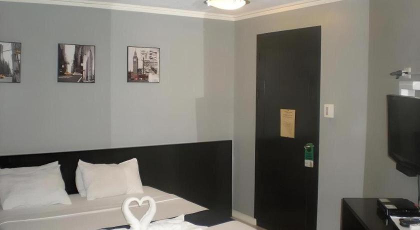 Richmond Plaza Hotel Tabok Bagian luar foto