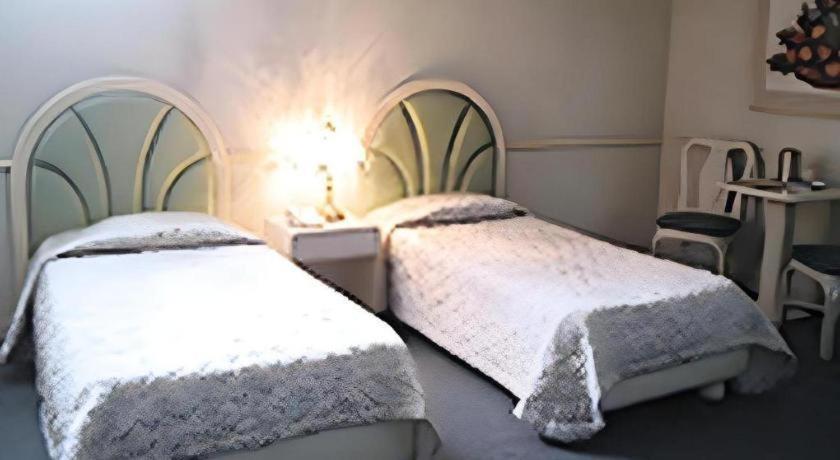 Richmond Plaza Hotel Tabok Bagian luar foto