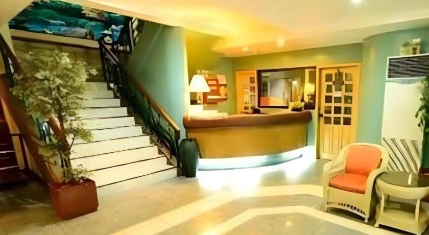 Richmond Plaza Hotel Tabok Bagian luar foto