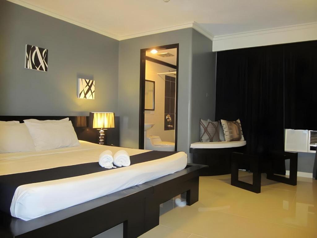 Richmond Plaza Hotel Tabok Bagian luar foto
