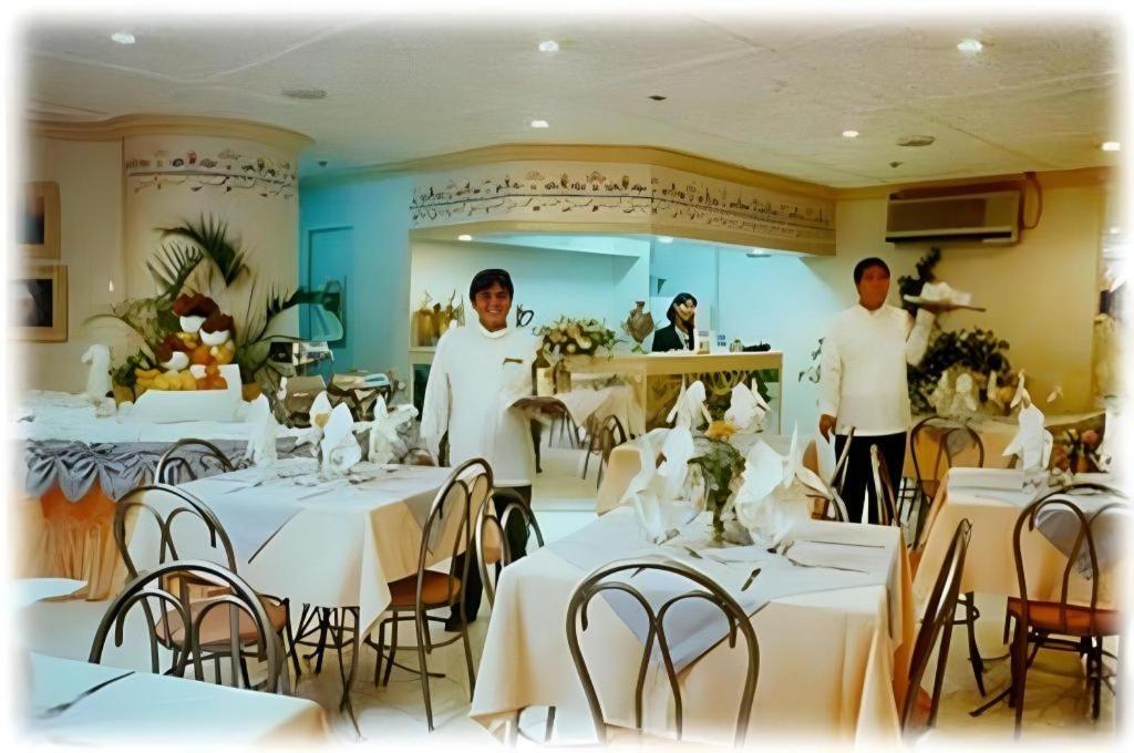 Richmond Plaza Hotel Tabok Bagian luar foto