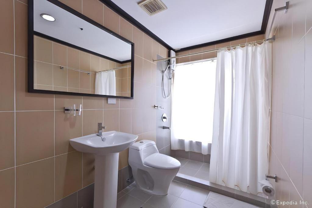 Richmond Plaza Hotel Tabok Bagian luar foto