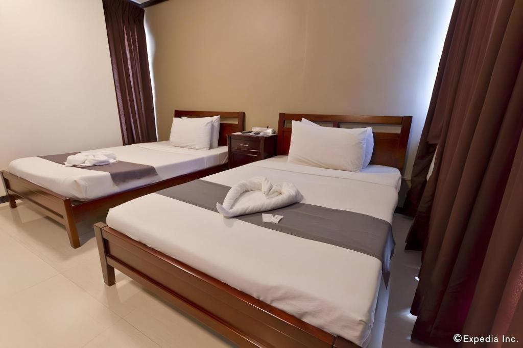 Richmond Plaza Hotel Tabok Bagian luar foto
