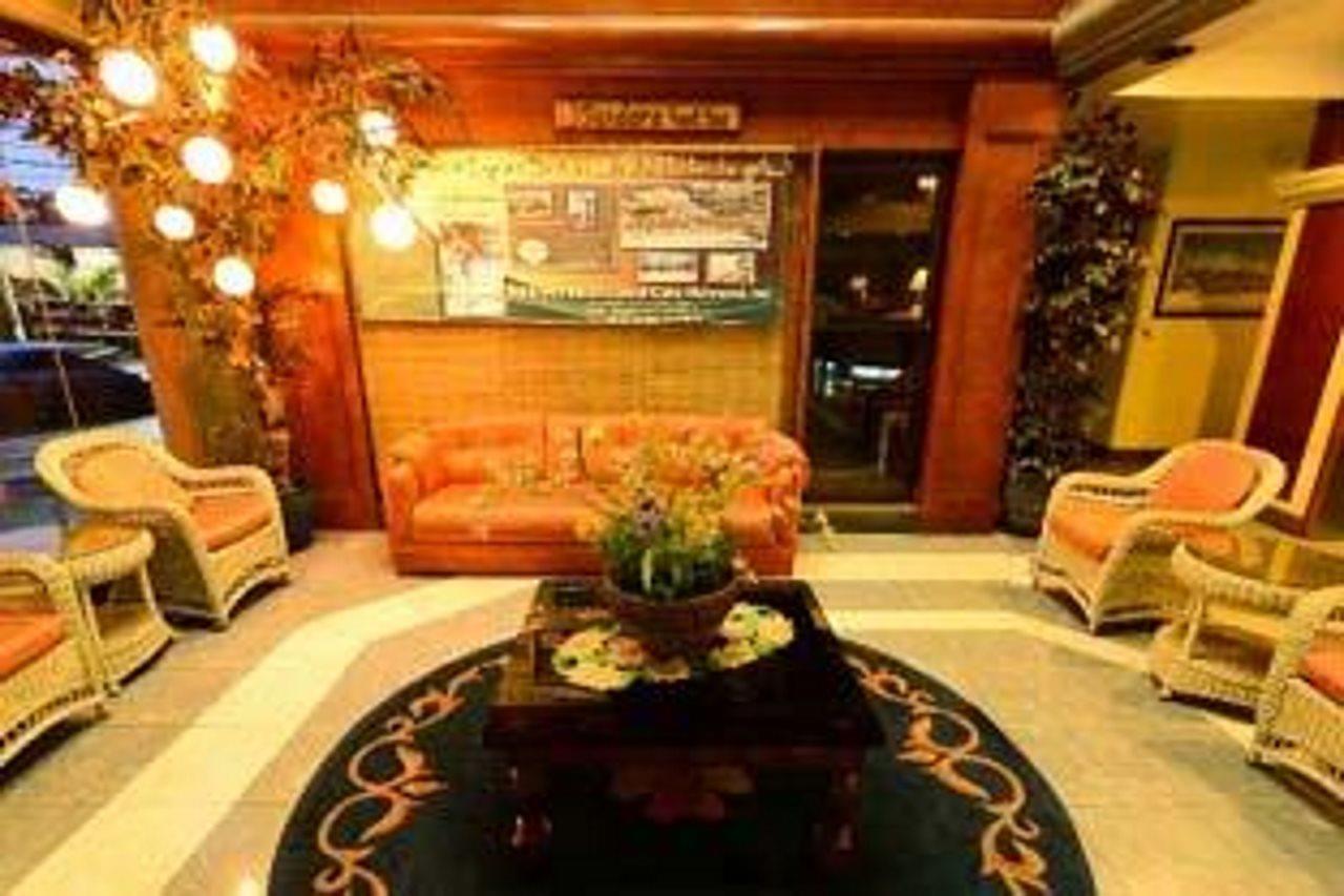 Richmond Plaza Hotel Tabok Bagian luar foto